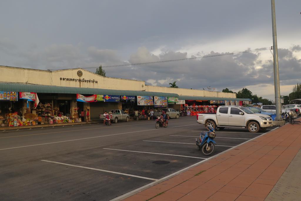 Nadpob Mansion Hotel Surat Thani Buitenkant foto