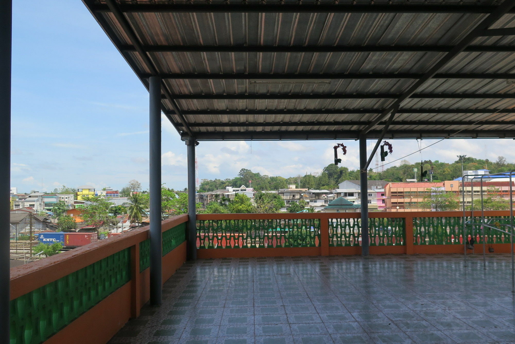Nadpob Mansion Hotel Surat Thani Buitenkant foto