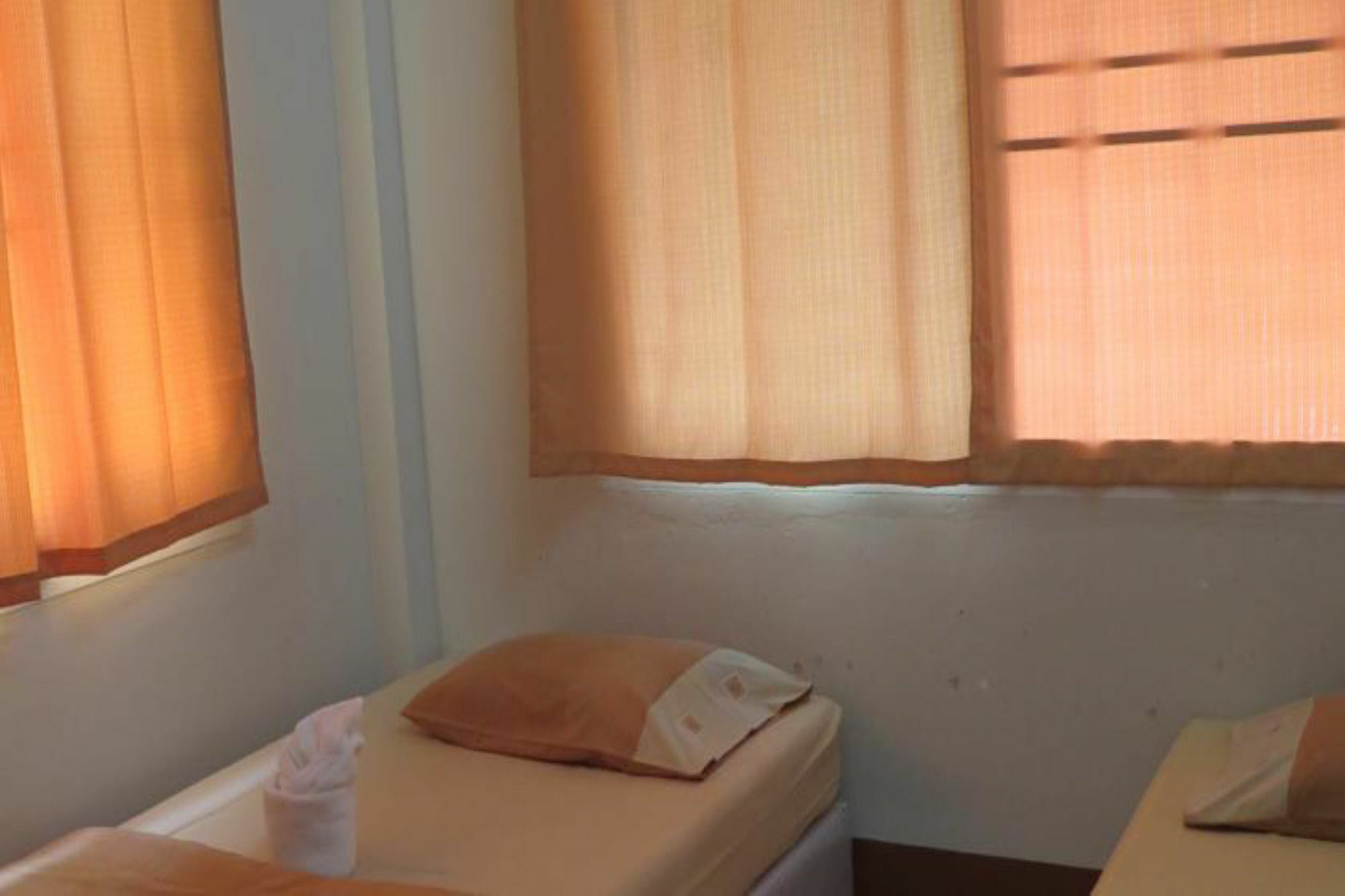 Nadpob Mansion Hotel Surat Thani Buitenkant foto