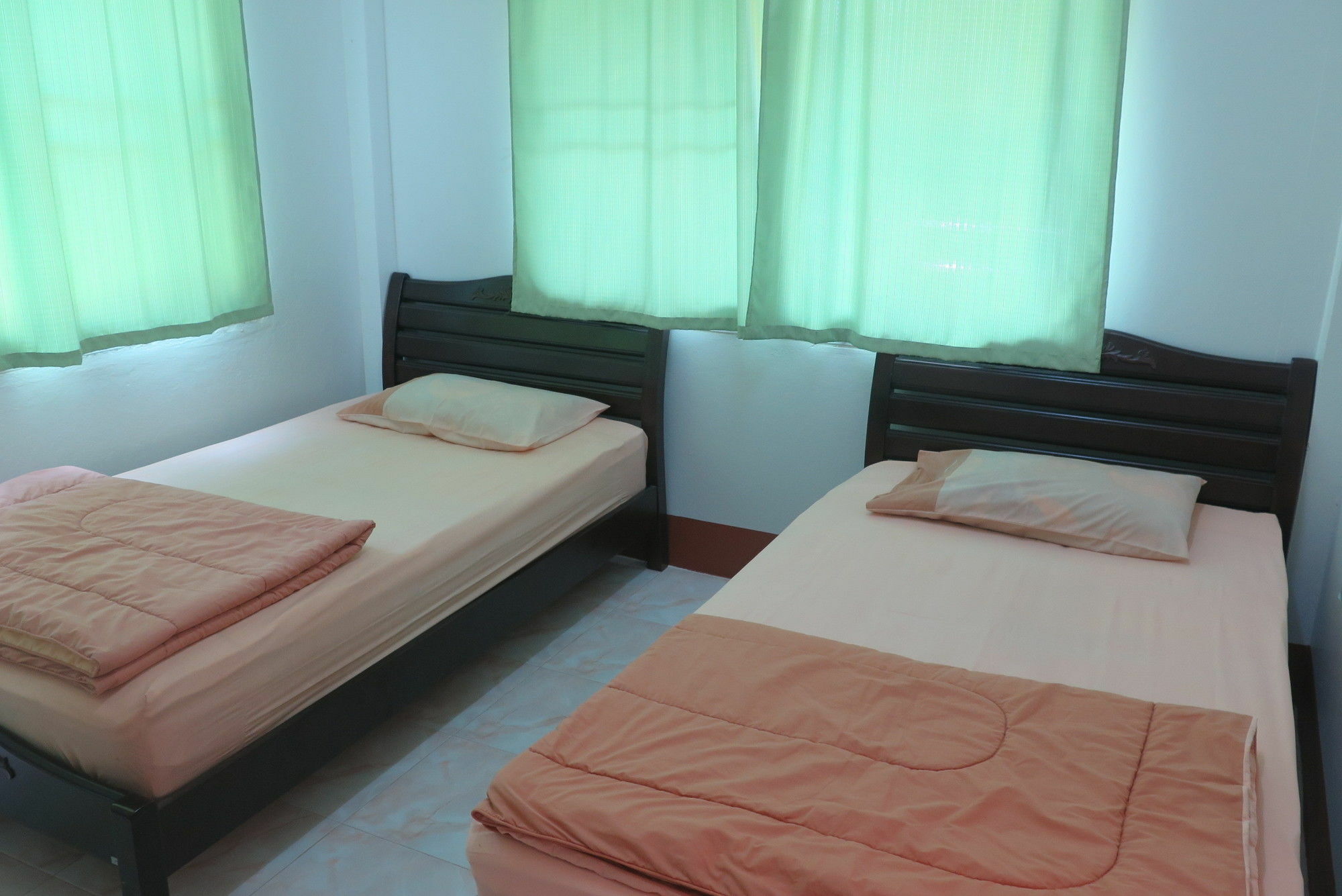 Nadpob Mansion Hotel Surat Thani Buitenkant foto